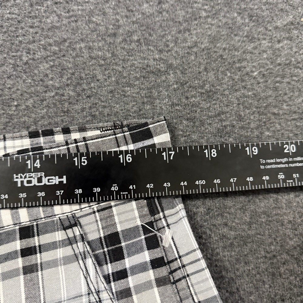 Vintage Southpole Plaid Shorts Mens 34 Black White Good Y2K Skater Streetwear - Picture 4 of 7